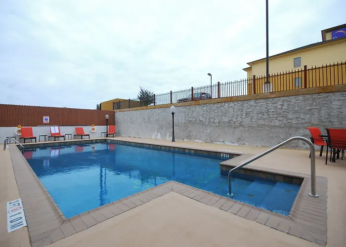 Holiday Inn Express & Suites Gonzales By Ihg