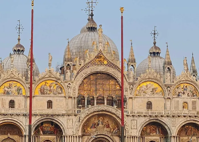 Friendly Venice Suites