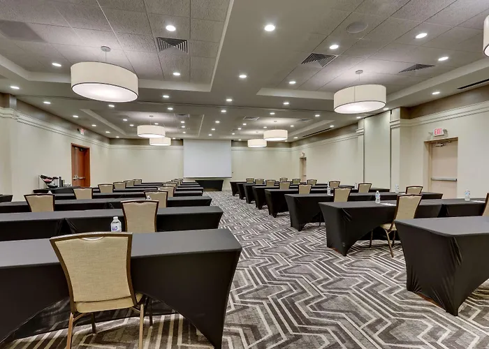 Drury Inn&Suites Orlando near Universal Orlando Resort