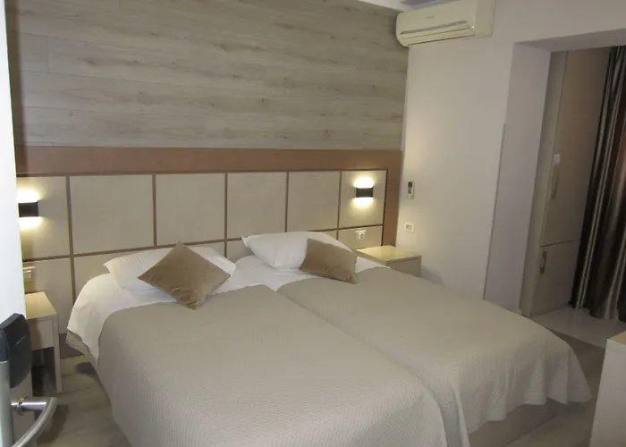Freddy'S Hotel Tirana
