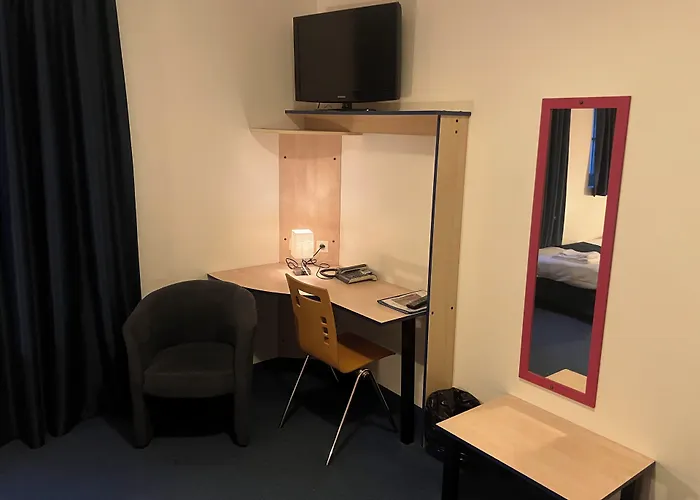 Hotel Cesar Climatisation Dans La Majorite Des Chambres Centre-Ville Gare Charleville-Mezieres