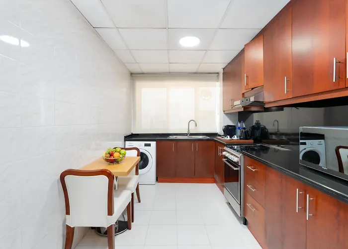 Golden Sands Hotel&Residences Schardscha