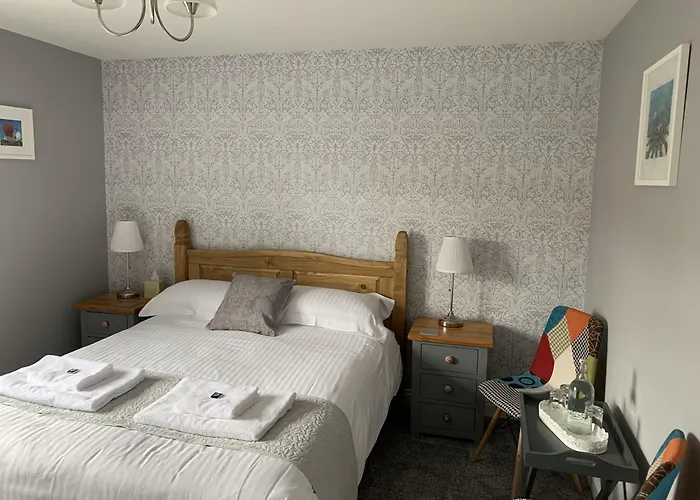 Hensleigh House Bed & Breakfast Charmouth