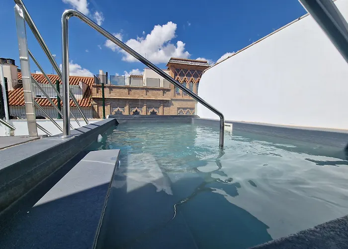 Hotel Y Apartamentos Dona Lola Sevilla