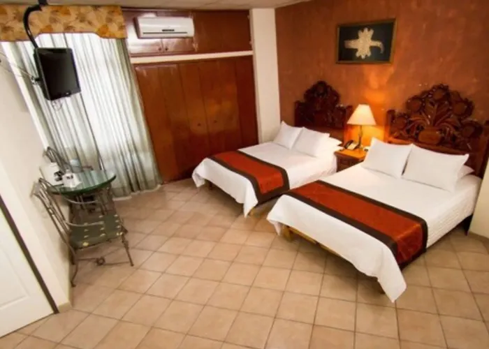 Hotel Real Azteca Boulevard León