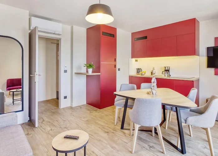 Appart'City Confort Paris Clichy - Mairie