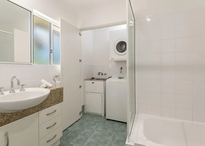 Tropical Nites Holiday Townhouses Port Douglas