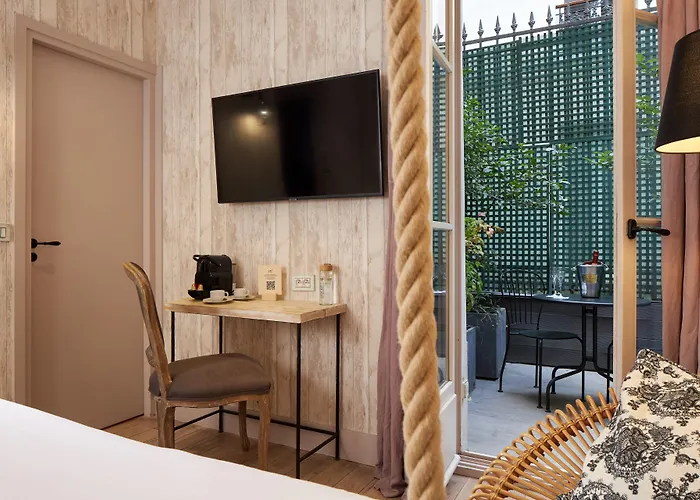 Les Plumes Hotel Parijs
