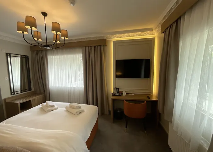 Old Mill Hotel & Lodge Bath