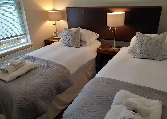 The Bath House Boutique B&B - In-Room Breakfast - Free Parking