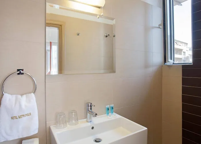 Metropolis Hotel Athene