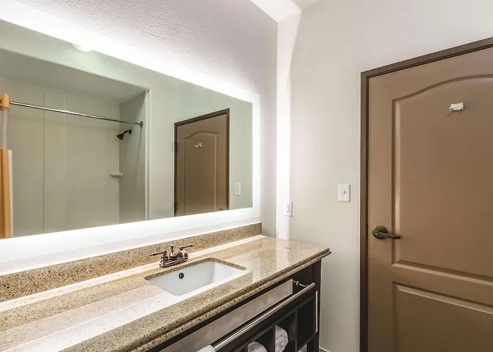 La Quinta By Wyndham Dallas Grand Prairie South