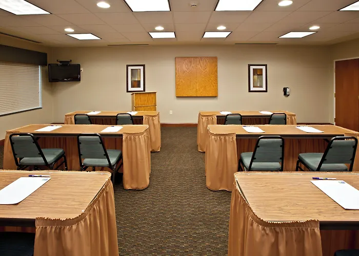 Holiday Inn Express & Suites Ripley By Ihg