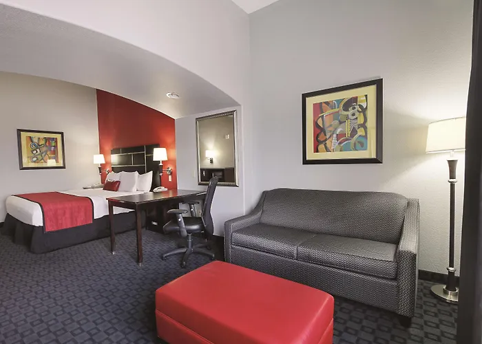 La Quinta Inn & Suites By Wyndham South Dallas - Hutchins