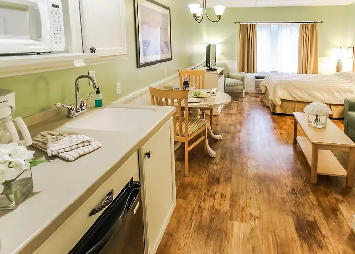 Holly Tree Resort West Yarmouth