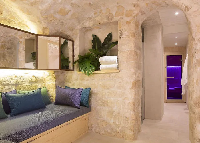 Le Relais Saint Honore Paris