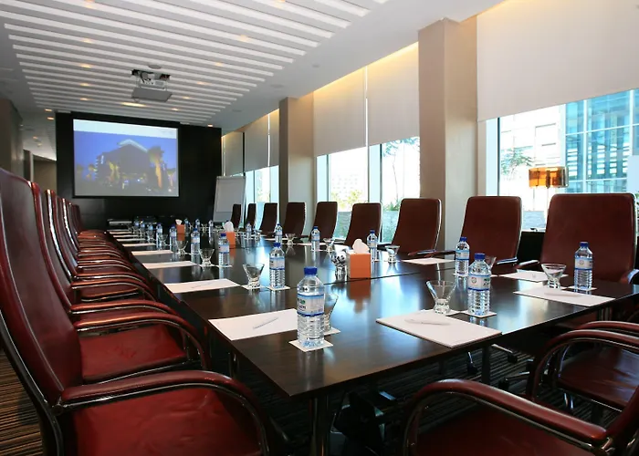 Hotel Yas Plaza Circuit By Ihg à Abou Dabi