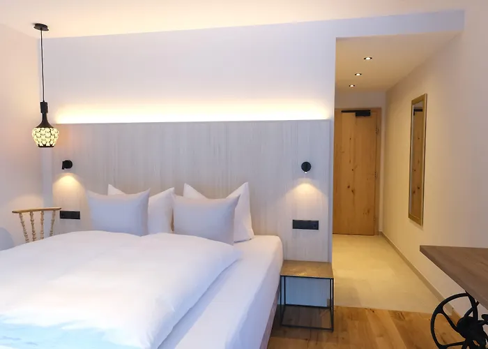 Hotel Die Arlbergerin - Design&Tiroler Gemütlichkeit St. Anton am Arlberg