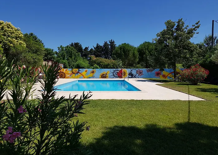 Logis Hotel La Ferme Avignon