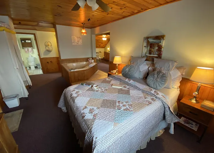 Savannah House Wine Country Inn & Cottages Himrod