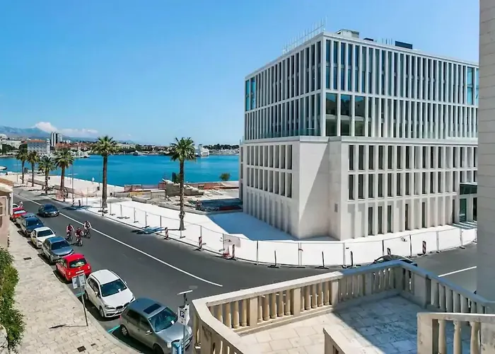 Garden Apartment Hotel Split