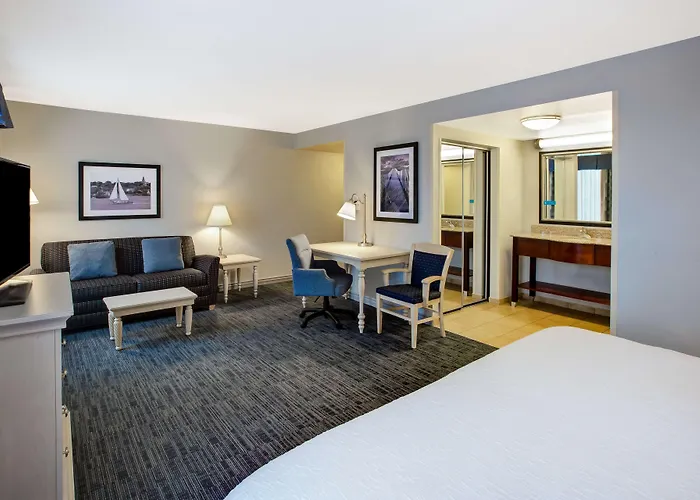 Hampton Inn & Suites - Cape Cod / West Yarmouth