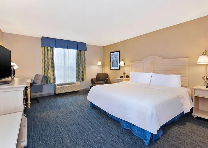 Hampton Inn & Suites - Cape Cod / West Yarmouth