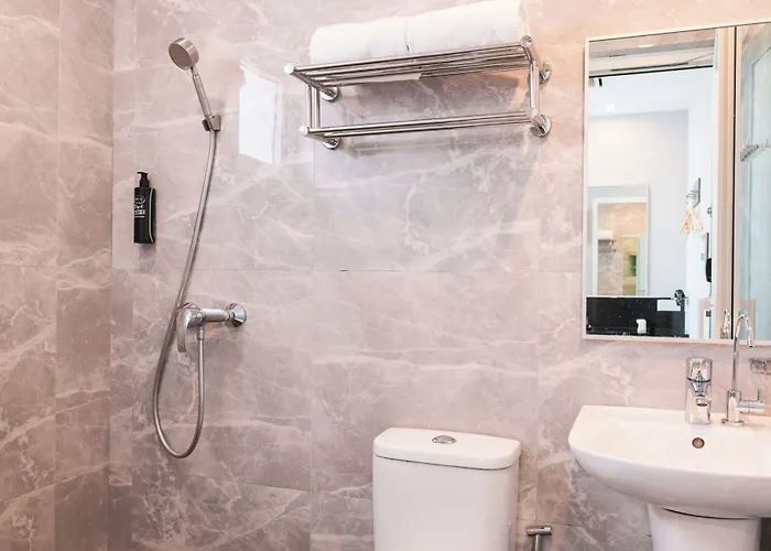 Ibis Budget Singapore Sapphire