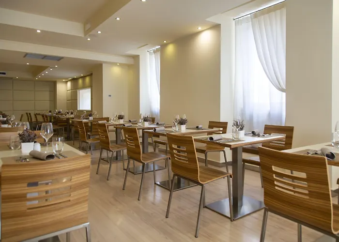 Hotel Antico Borgo Riva del Garda