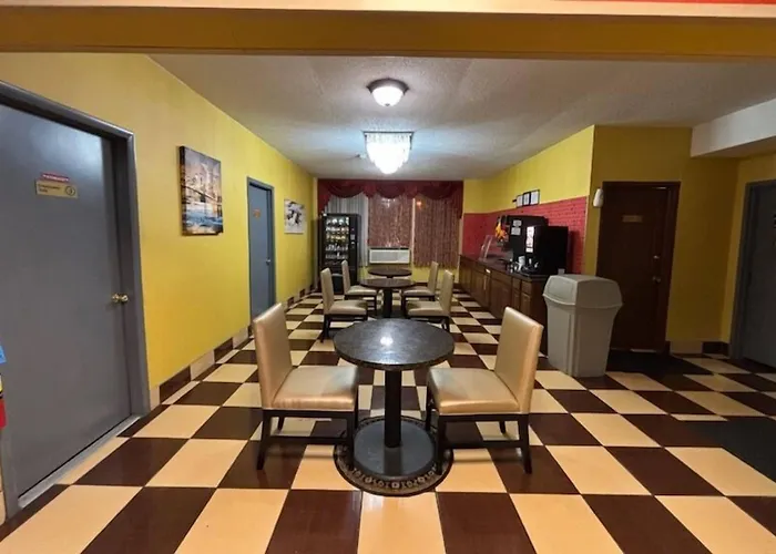 Town House Inn And Suites Elmwood Park