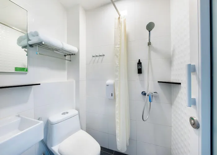 Ibis Budget Singapore Ruby