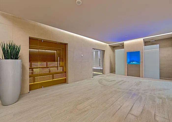 Ramada Plaza By Wyndham Bucharest Convention Center Otel