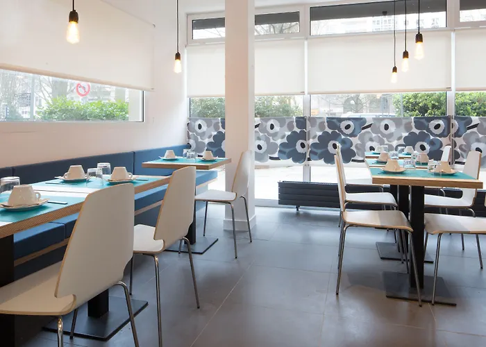La Regence Hotel Courbevoie