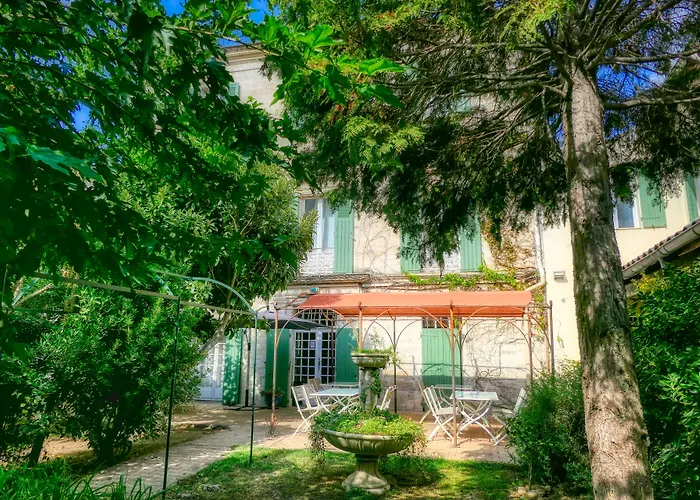 Au Saint Roch - Hotel Et Jardin Avignon