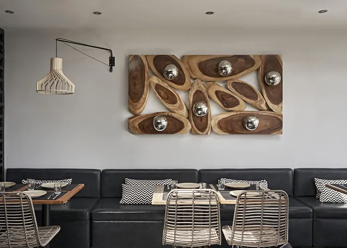 Loizos Stylish Residences Fira 