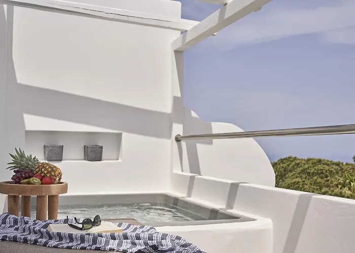Loizos Stylish Residences Fira 