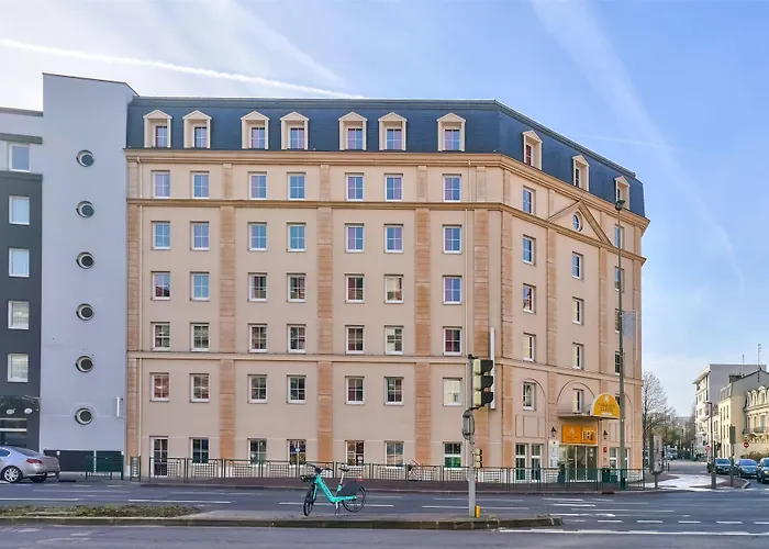 Kyriad Eco - Suresnes - La Defense