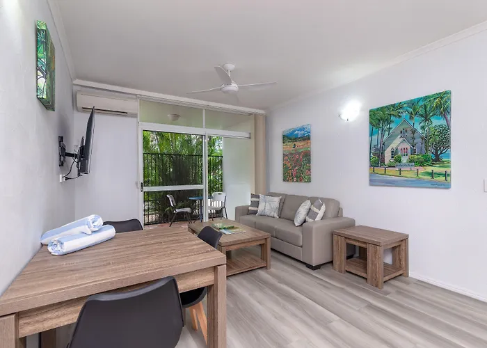Seascape Holidays - Coral Apartments Port Douglas