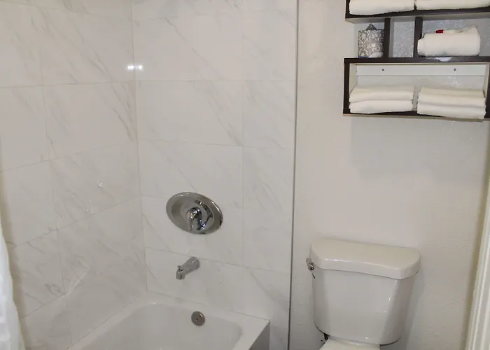 Howard Johnson Suites By Wyndham San Diego Chula Vista Bayfront