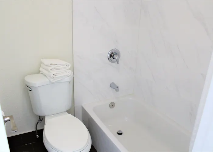 Howard Johnson Suites By Wyndham San Diego Chula Vista Bayfront