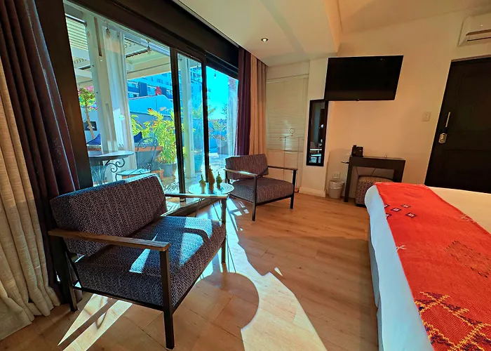 Point B Guest House -Sustainable Solar Energy Kaapstad