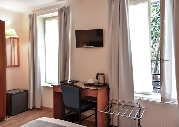Hôtel des Deux Avenues Paris
