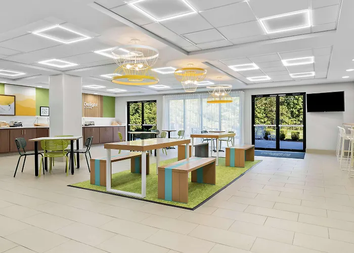 Spark By Hilton Tupelo