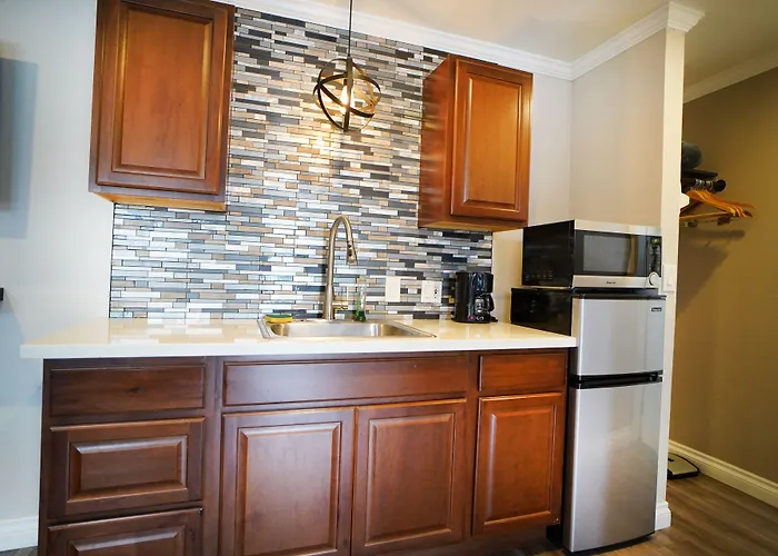 Anaheim Executive Inn & Suites