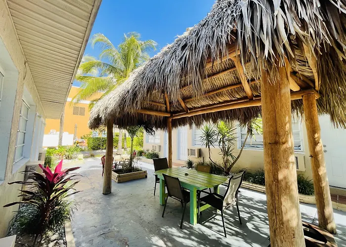 St Maurice Beach Inn Hollywood