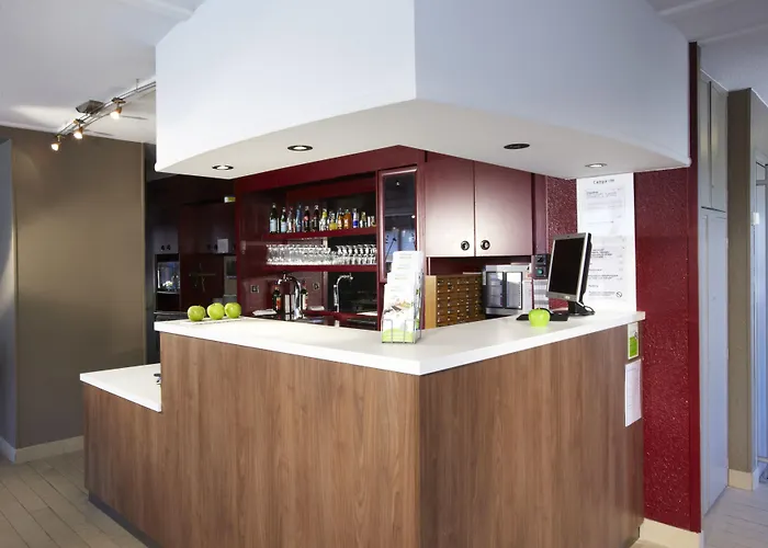 Campanile Salon-De-Provence Hotel