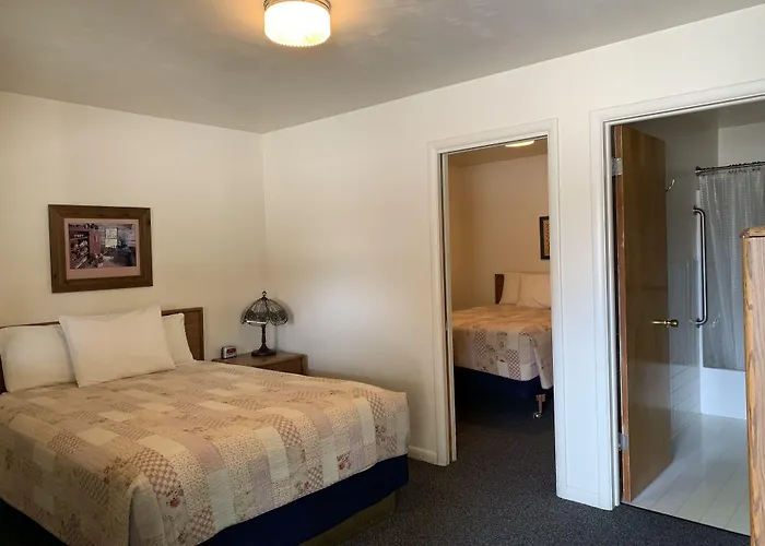 Chief Motel Custer