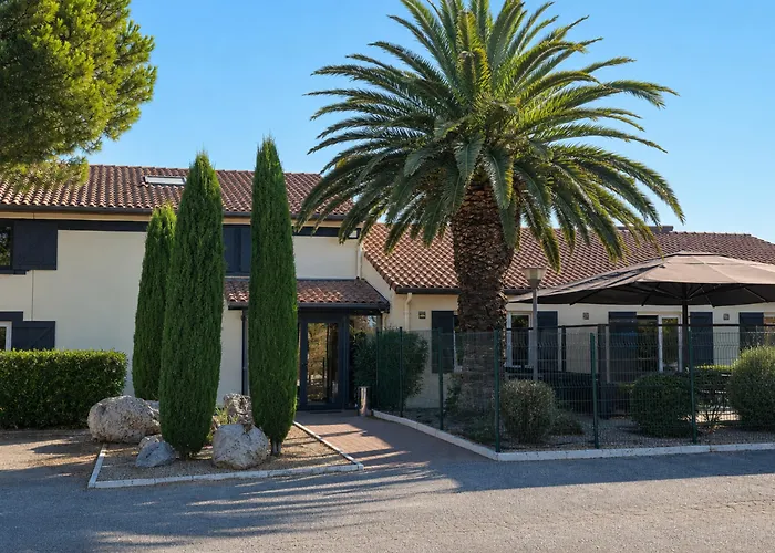 Brit Hotel Plaisance A9/A61 Narbonne