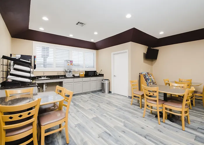 Sapphire Inn & Suites Channelview