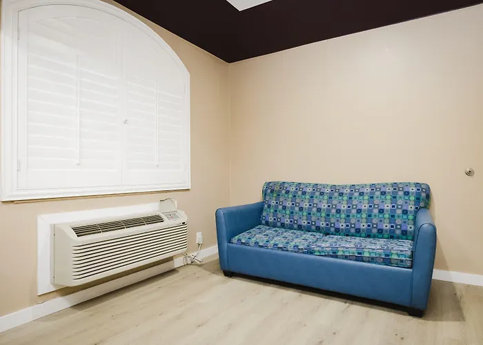 Sapphire Inn & Suites Channelview